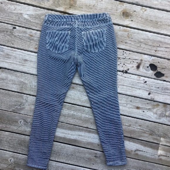 • {Canon River Blues} Striped Jeans - Picture 5 of 6